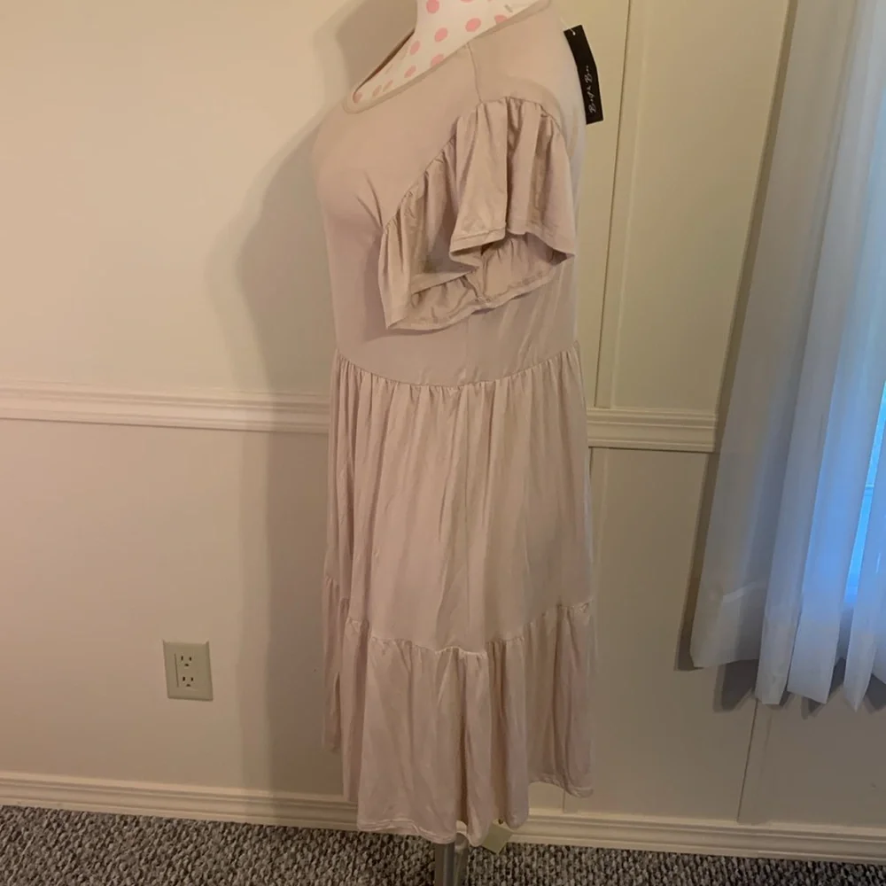 Brit & Bri Tan Color Women's Dress NEW Size X Large Short sleeve Comfy stretch